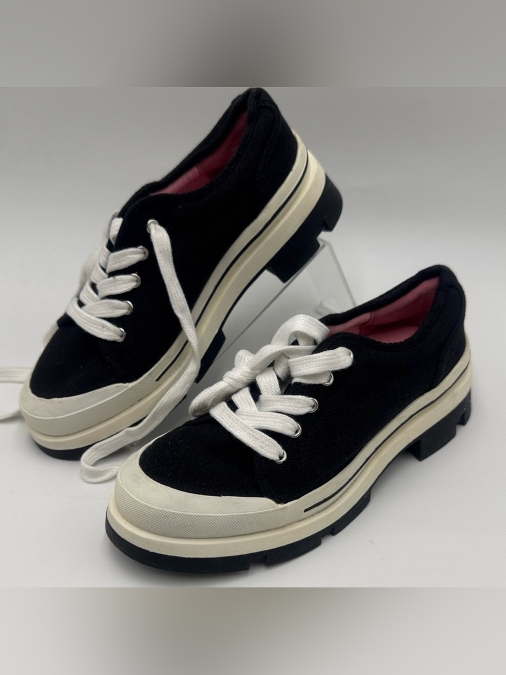Steve Madden Girls Shoes Kitsch Platform Size 3
Color White/black
